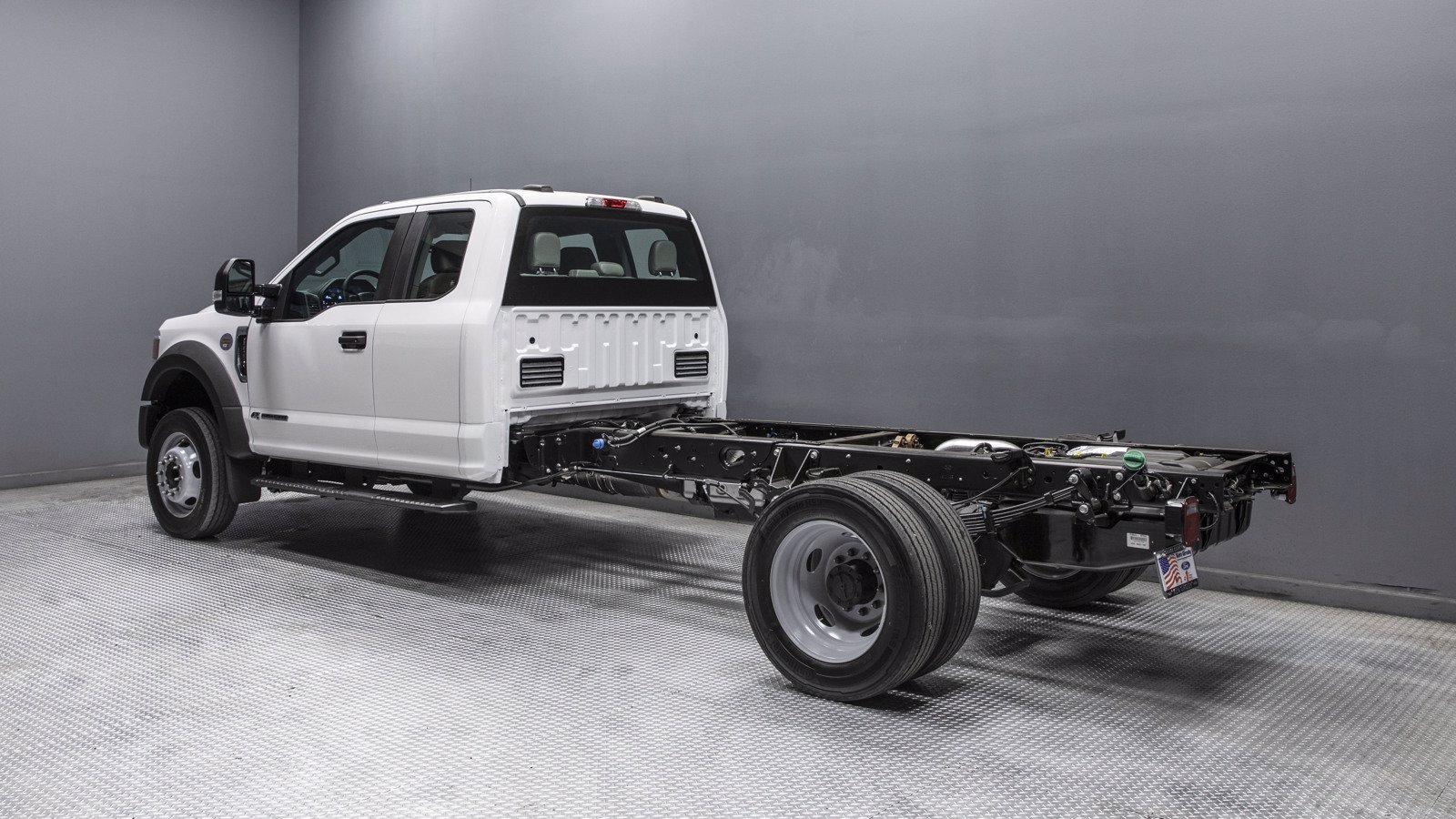 New 2020 Ford Super Duty F-550 DRW XL Extended Cab Chassis-Cab in Buena