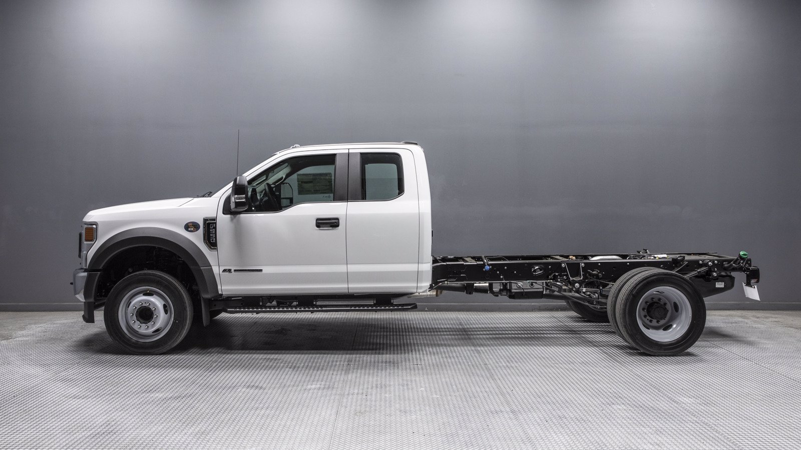 New 2020 Ford Super Duty F550 DRW XL Extended Cab ChassisCab in Buena